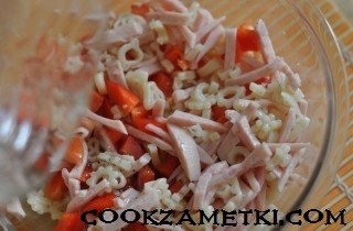 salat-s-makaronami-vetchinoj-i-bolgarskim-percem-25022